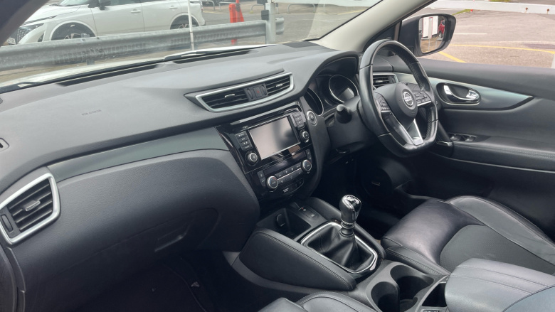 Nissan Qashqai 1.3 DiG-T Tekna 5dr Petrol Hatchback